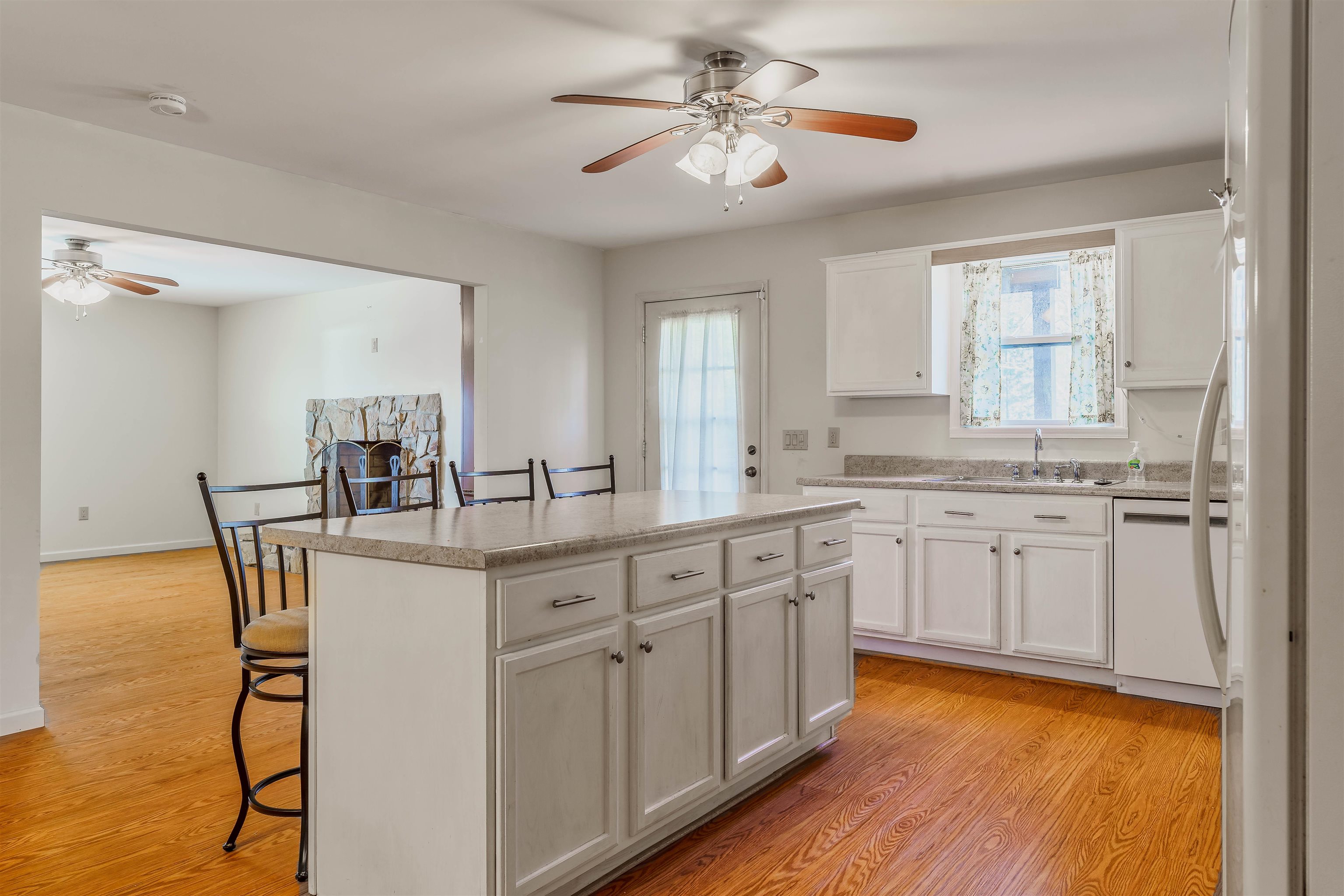 152 Walker Road Ware Shoals, SC 29692 - Photo 8 of 49