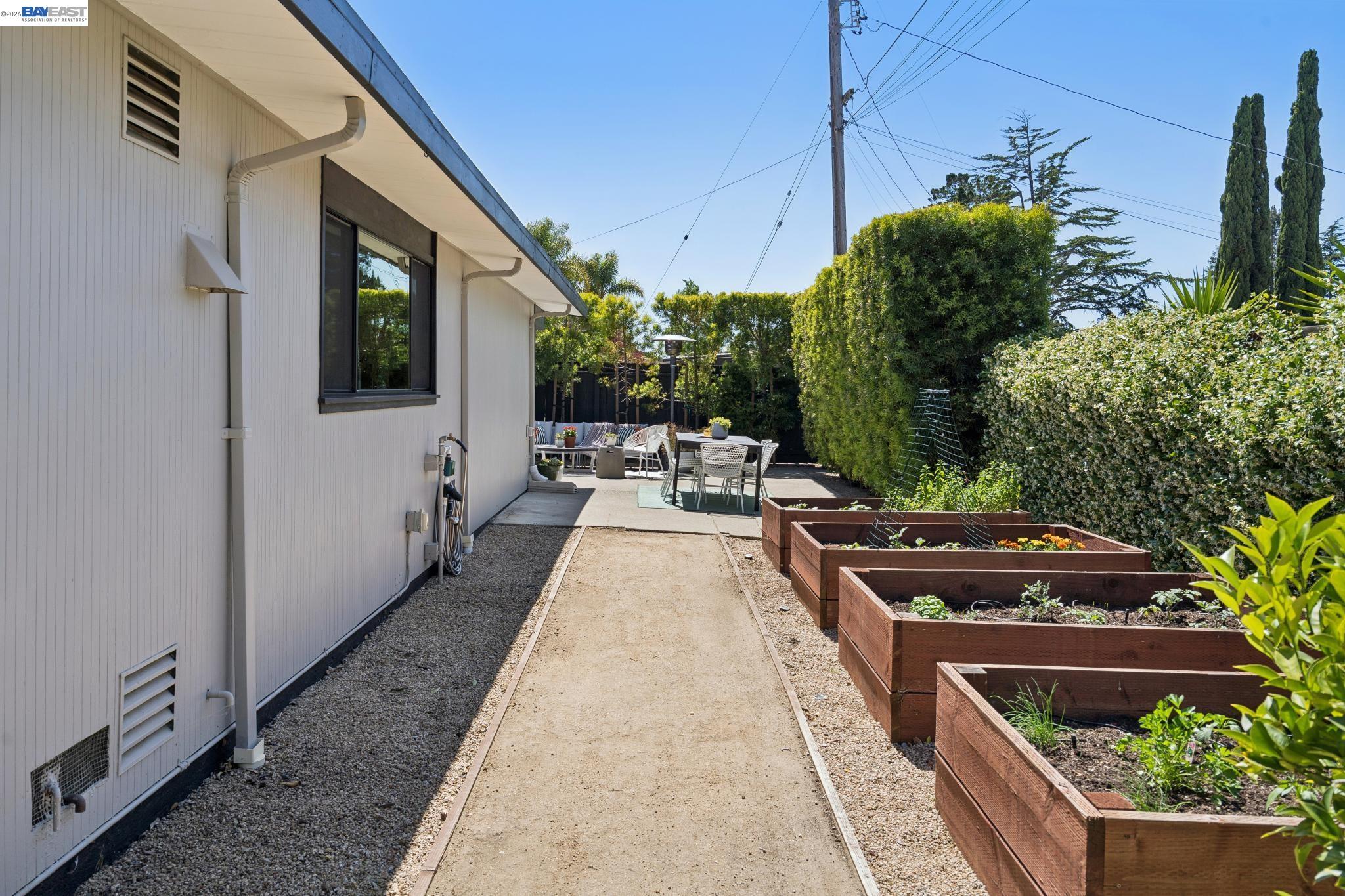 5768 Highwood Road Castro Valley, CA 94552 - Photo 49 of 87
