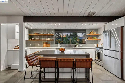 $1,850,000 | 5768 Highwood Road, Castro Valley, CA 94552