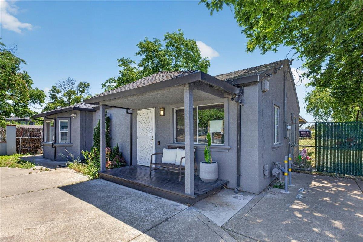 7524 Fruitridge Road Sacramento, CA 95820 - Photo 4 of 35
