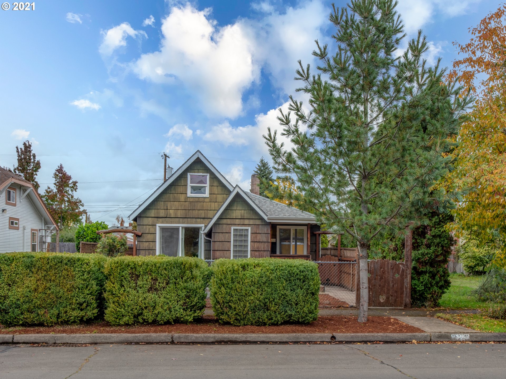 938 E Street Springfield, OR 97477 - Photo 1 of 32 Gallery Image 1