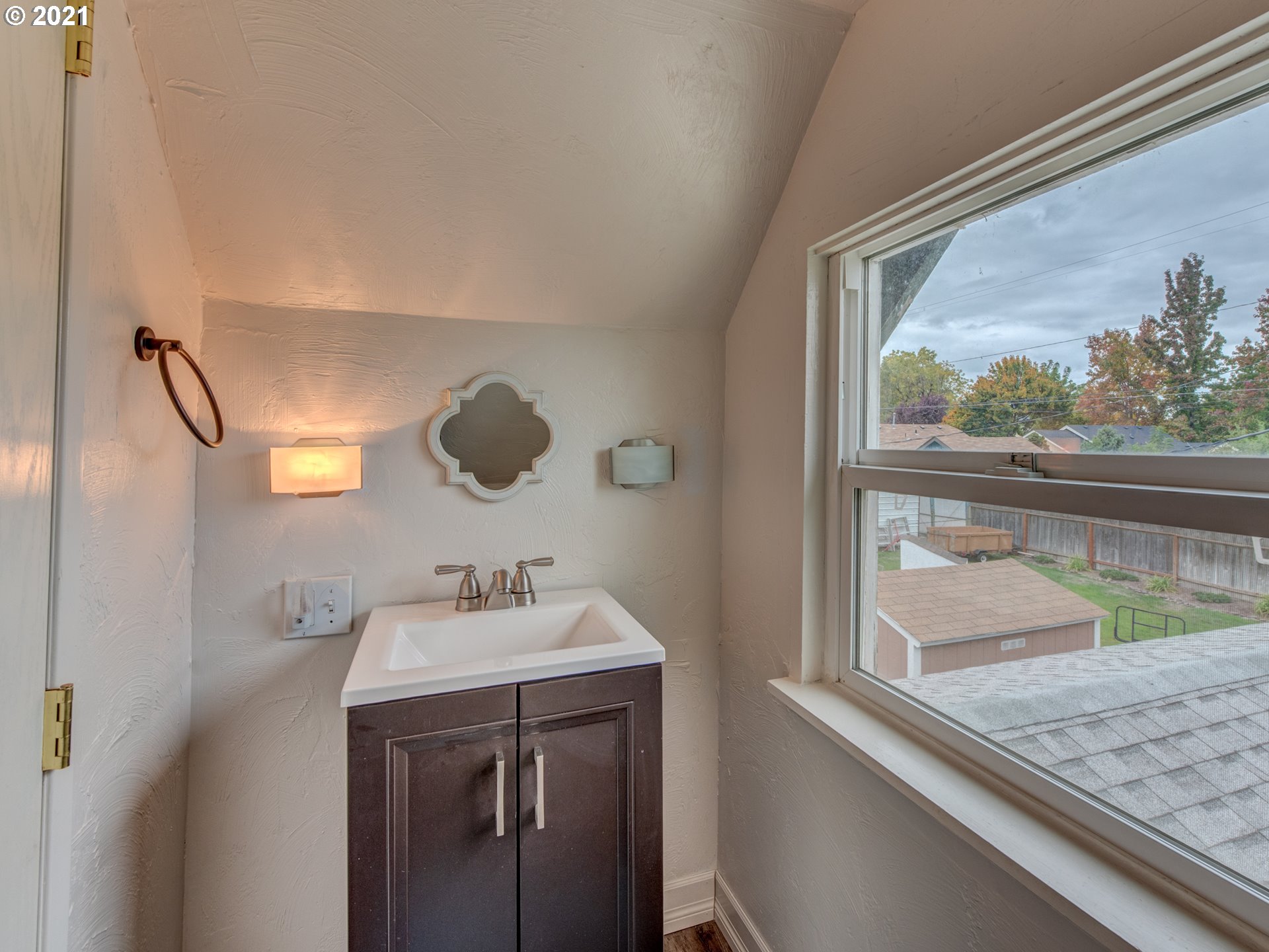 938 E Street Springfield, OR 97477 - Photo 26 of 32 Gallery Image 26