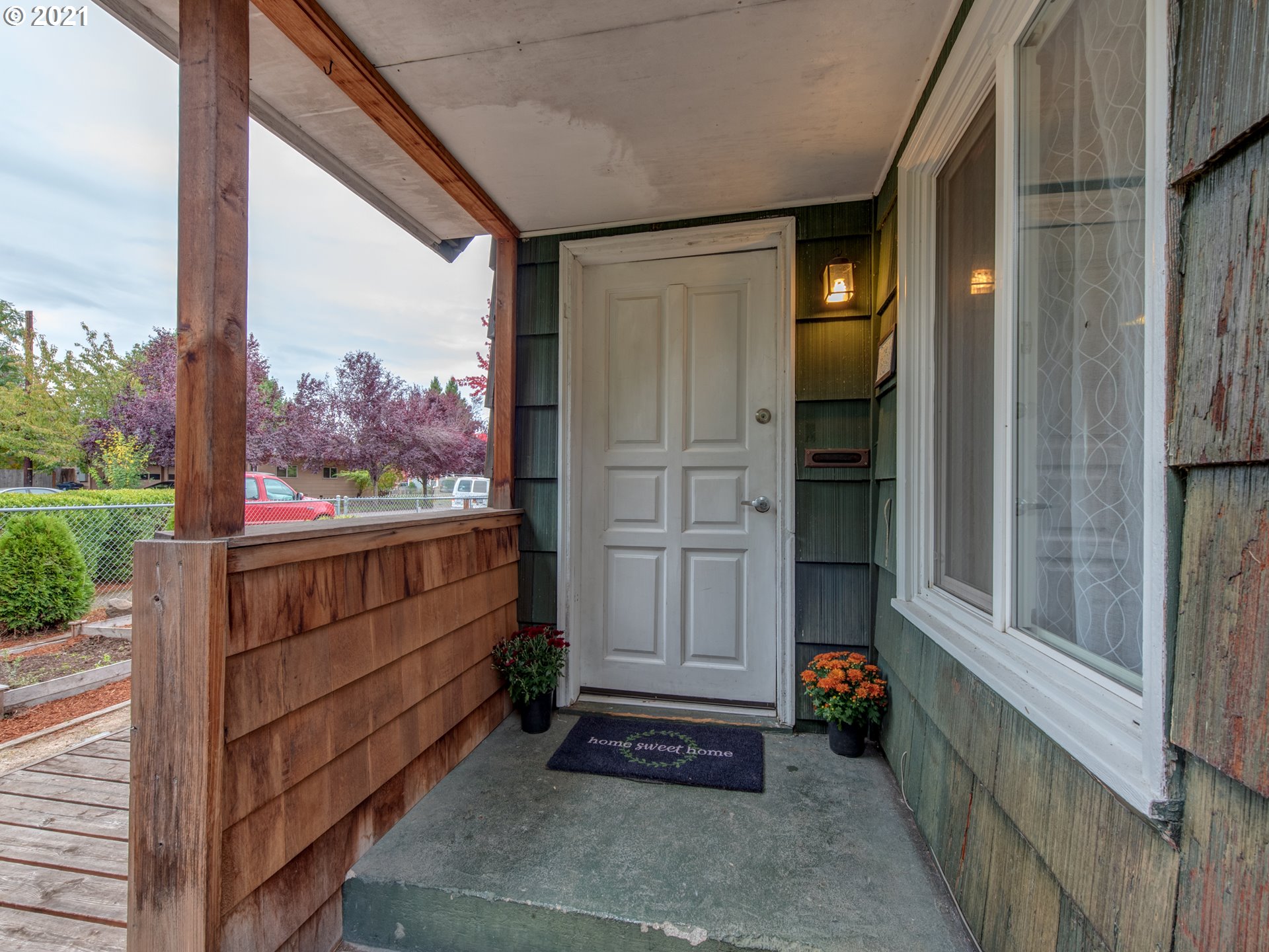 938 E Street Springfield, OR 97477 - Photo 4 of 32 Gallery Image 4