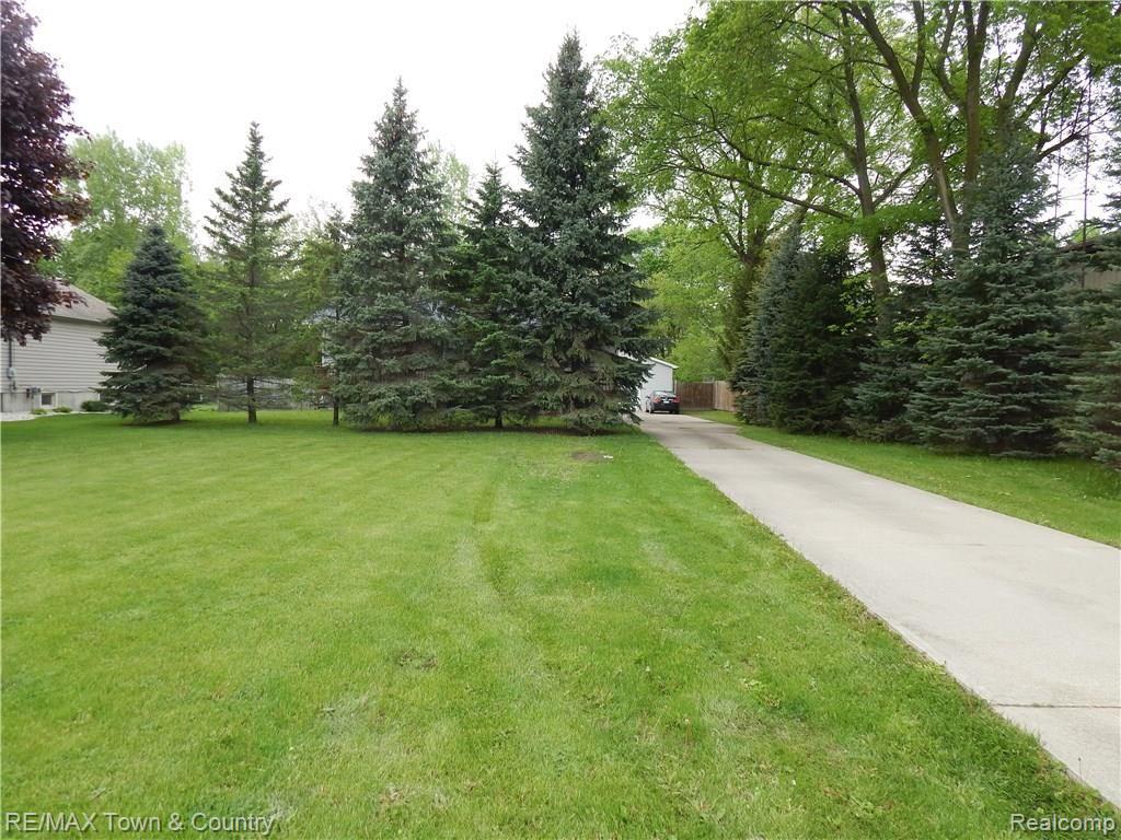 5257 East Carpenter Road Flint, MI 48506 - Photo 5 of 35