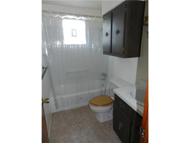 428 Grove Road Verona, PA 15147 - Photo 10 of 15 Full Bath.