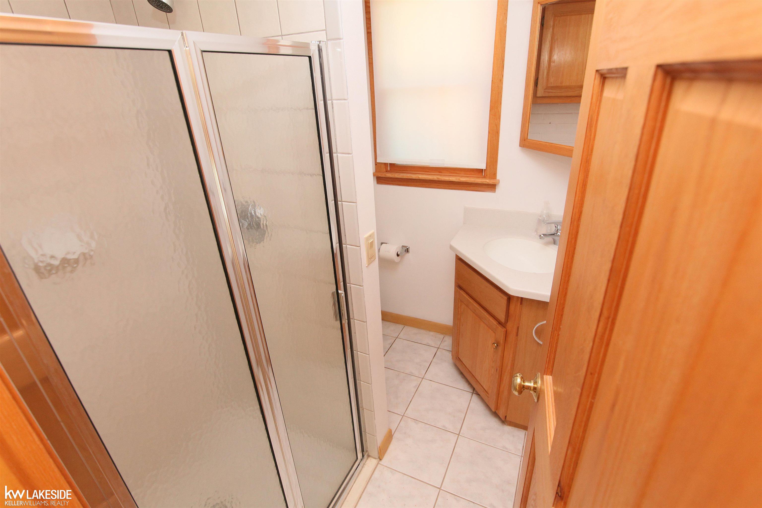 470 Elmhill Road Rochester, MI 48306 - Photo 21 of 26 50151994-28b7d330-5071-4a42-b2d1-c2930087d839.JPG