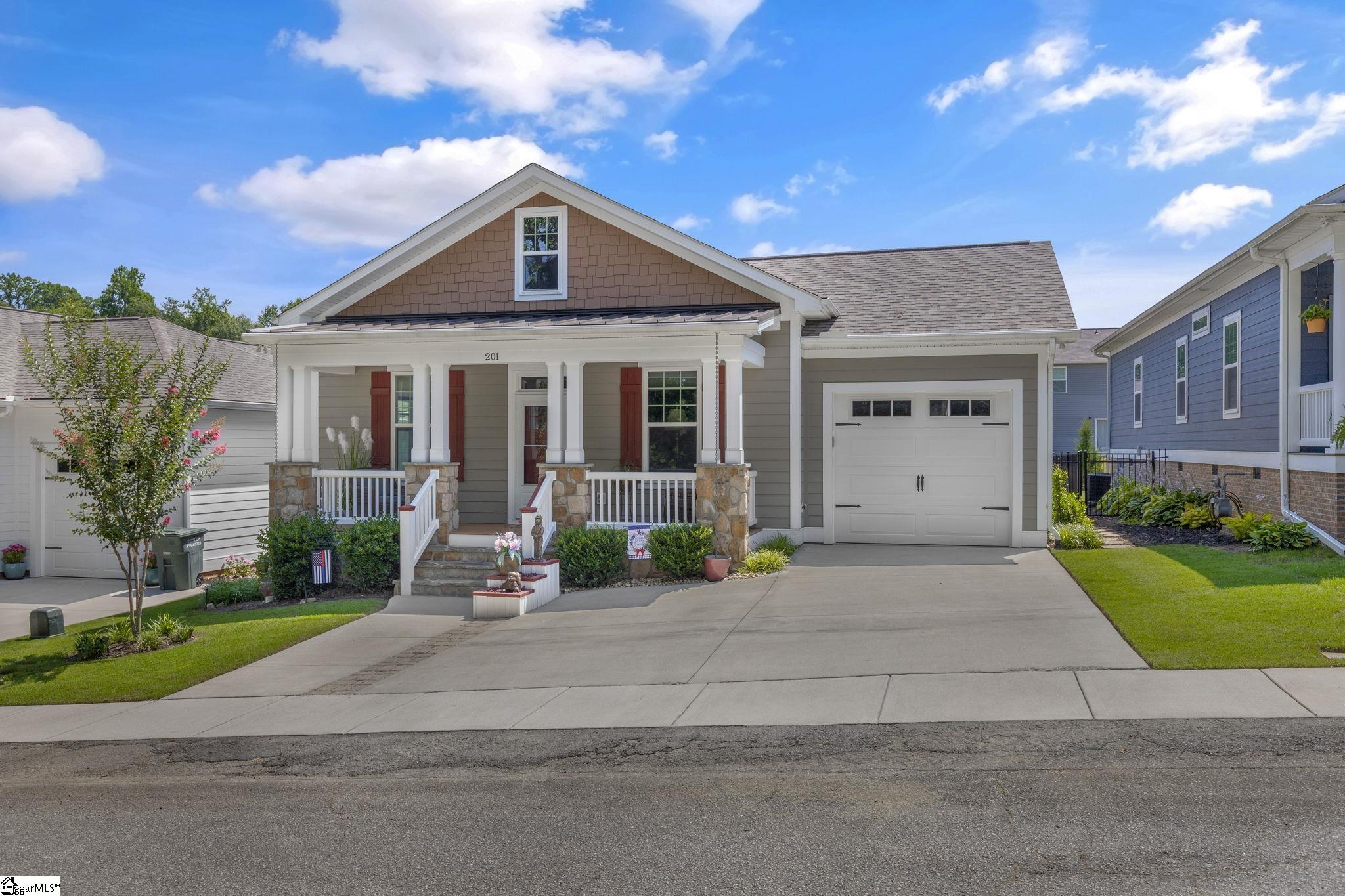 201 Pendleton Street Extension Pickens, SC 29671 - Photo 2 of 36