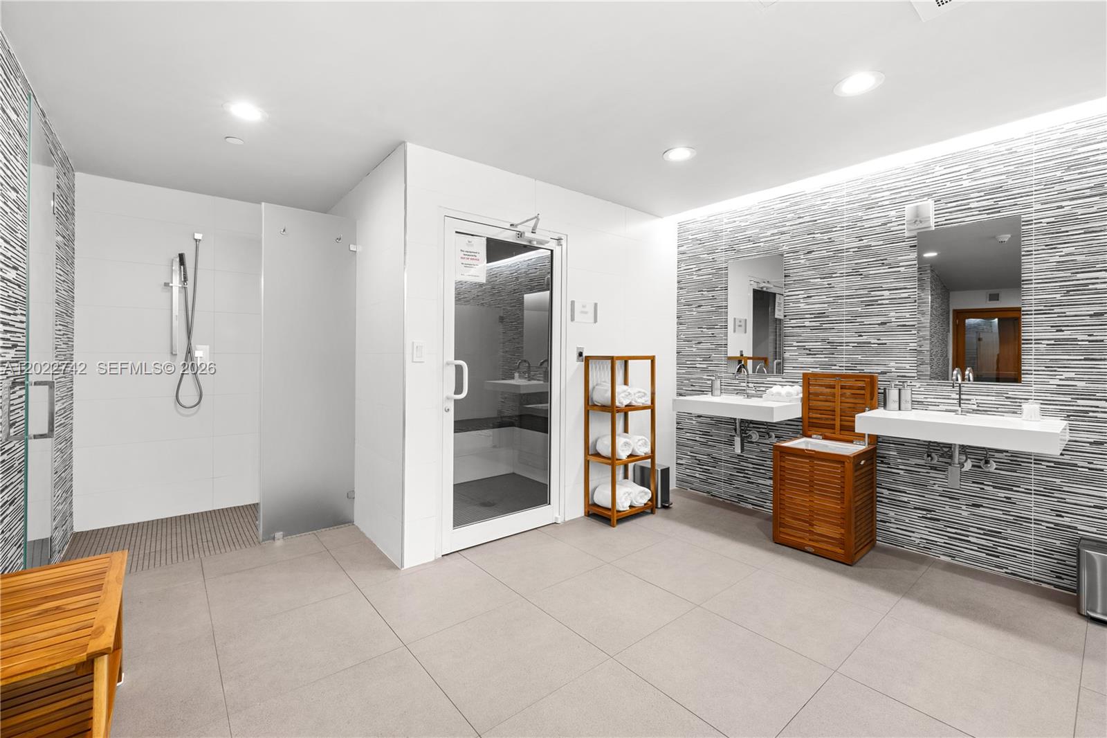 400 Alton Road, Unit 907 Miami Beach, FL 33139 - Photo 32 of 52