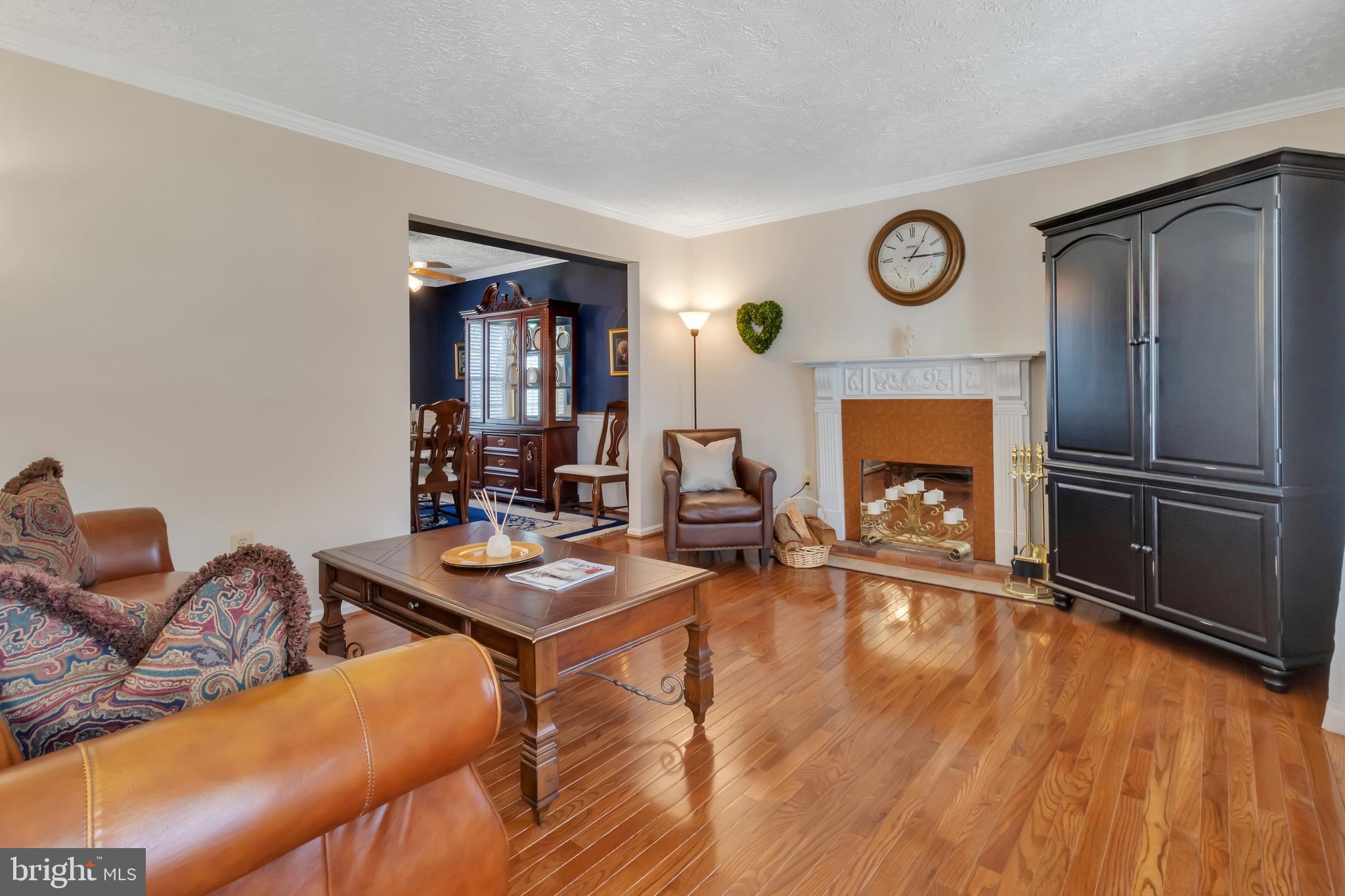 415 Beach Drive Annapolis, MD 21403 - Photo 13 of 54 Lustrous Hardwood Floors on 2 Levels