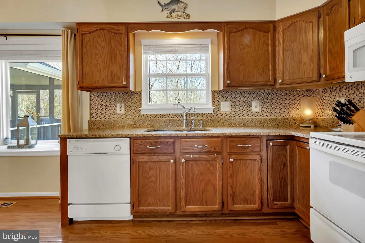 415 Beach Drive Annapolis, MD 21403 - Photo 16 of 54 Custom Wood Storage Cabinetry