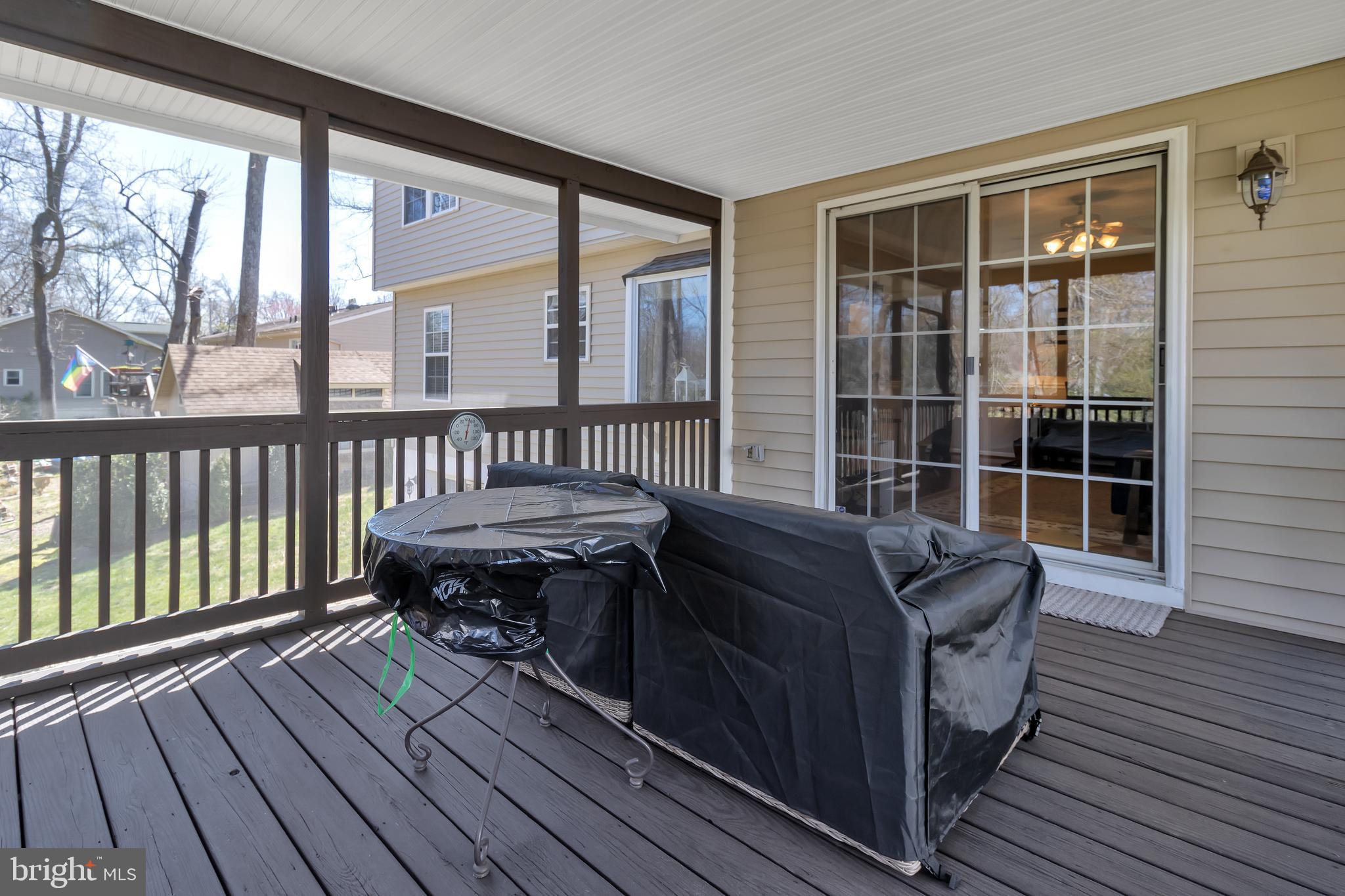 415 Beach Drive Annapolis, MD 21403 - Photo 24 of 54 A Flexible Blueprint for Entertaining!