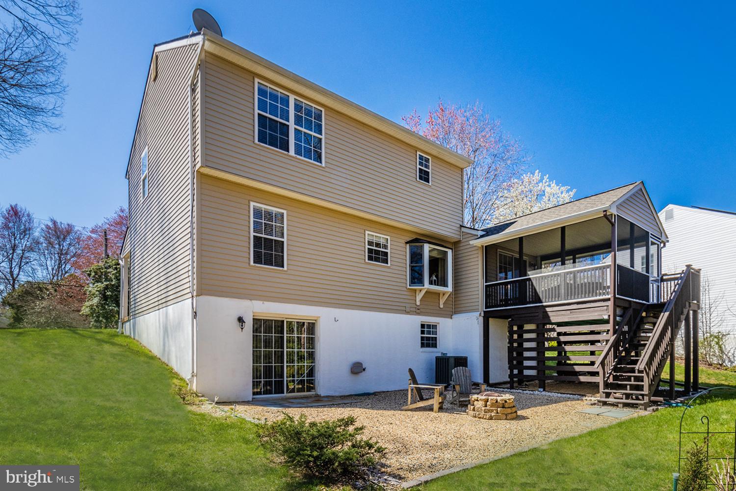 415 Beach Drive Annapolis, MD 21403 - Photo 4 of 54 Home Design to Enjoy the Vibrant Seasons!