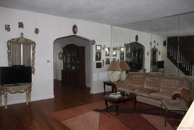 $649,999 | 131-16 226th Street | Laurelton