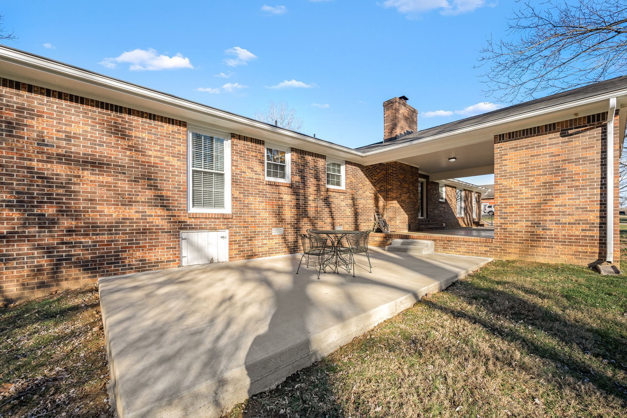 109 Hampshire Road Shelbyville, TN 37160 - Photo 52 of 55 a view of a backyard with a patio