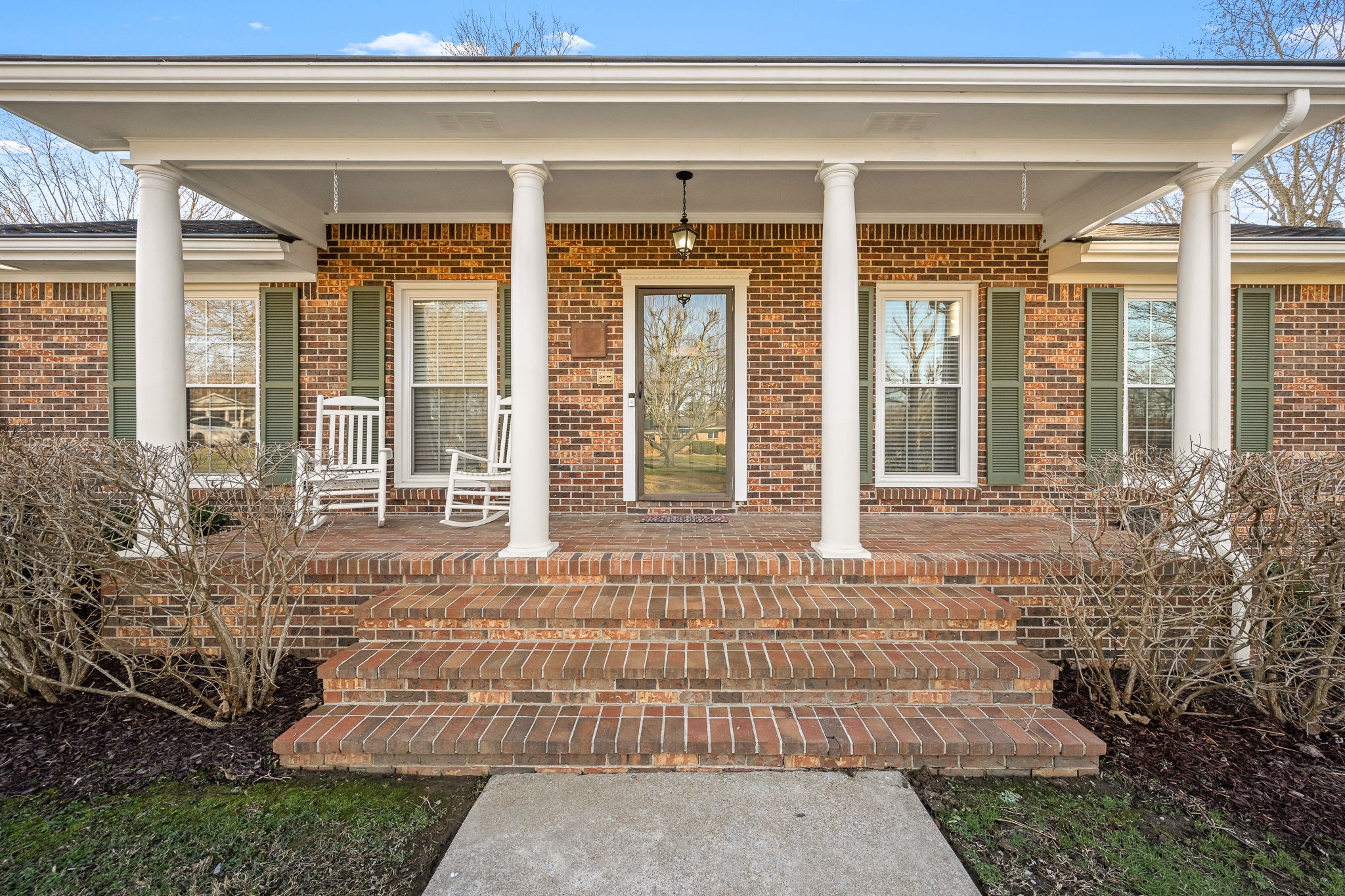 109 Hampshire Road Shelbyville, TN 37160 - Photo 10 of 55 a front view of a house