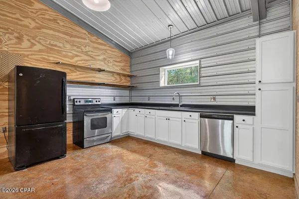 $174,900 | 845 Faith Avenue, Graceville, FL 32440