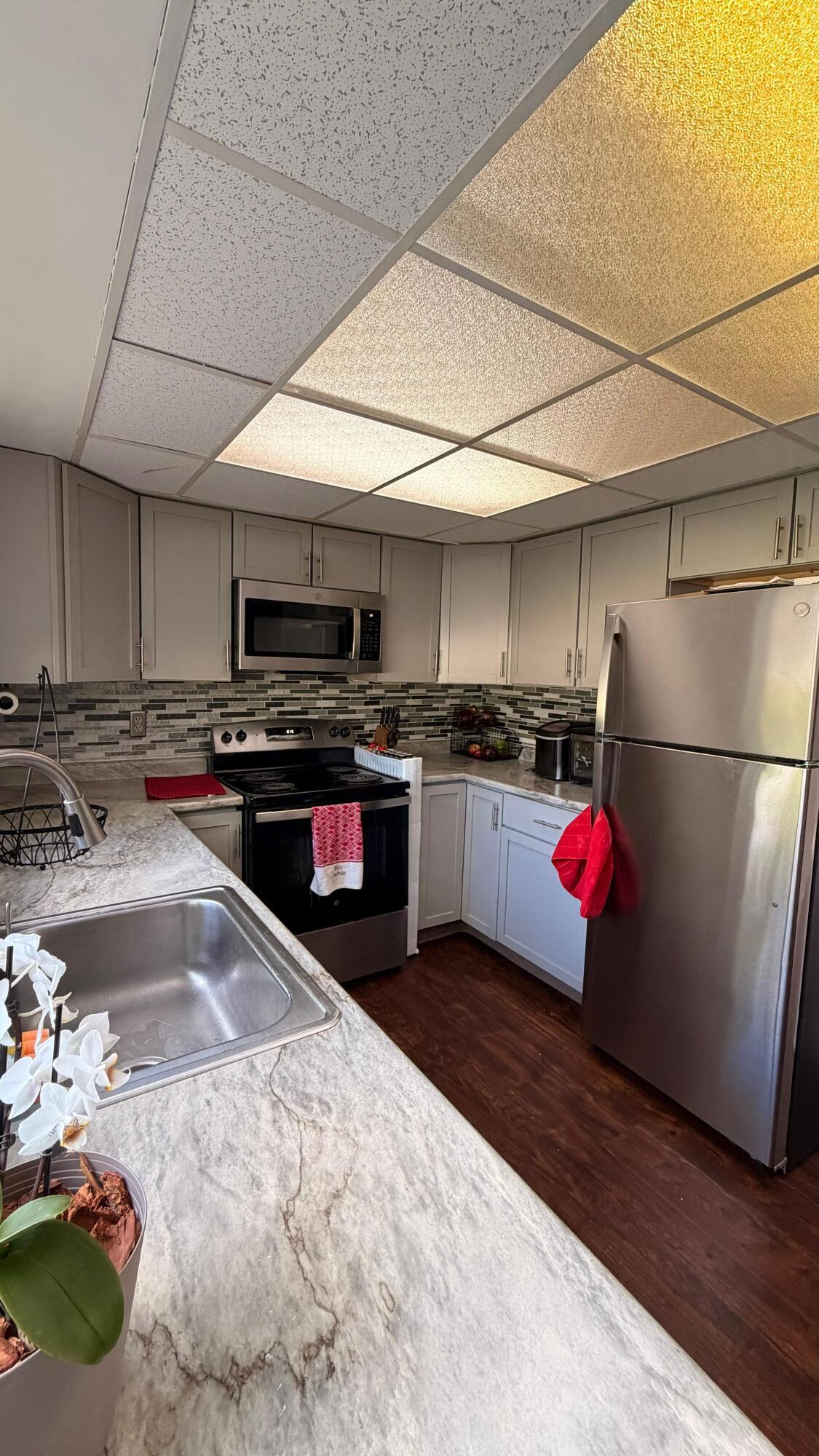1373 South Waggoner Road, Unit 66 Reynoldsburg, OH 43068 - Photo 23 of 25 Kitchen