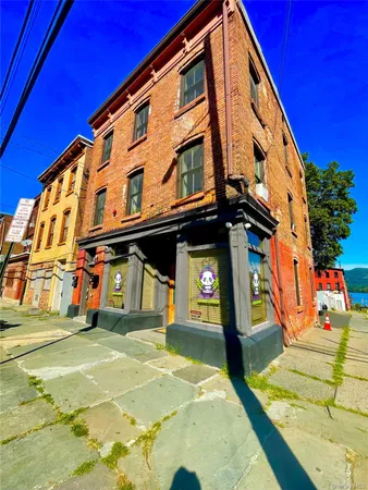 $1,650 | 2 Liberty Street, Unit 2, Newburgh, NY 12550