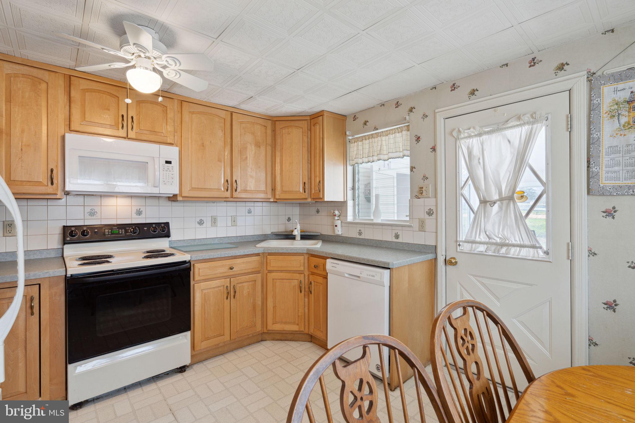 1016 Dale Road Secane, PA 19018 - Photo 6 of 29