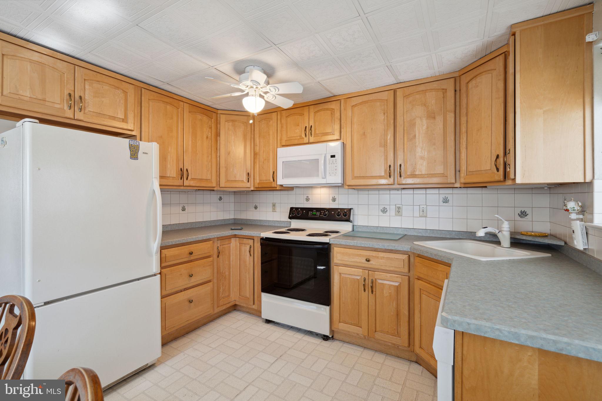 1016 Dale Road Secane, PA 19018 - Photo 8 of 29