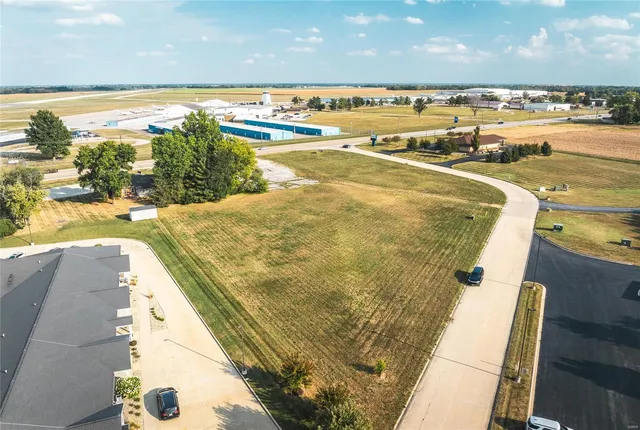 $237,500 | 300 Mechanical Drive, East Alton, IL 62024