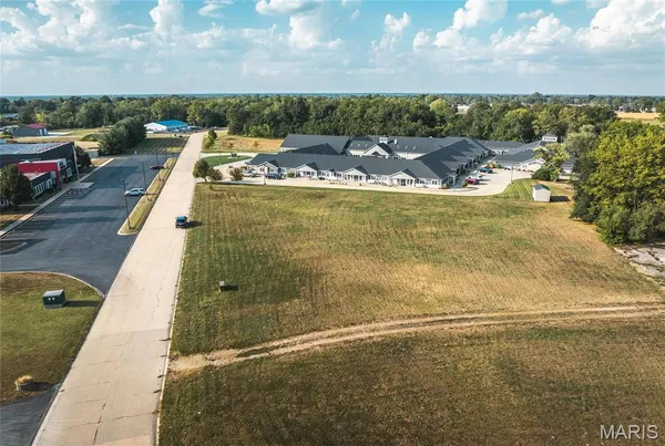 $237,500 | 300 Mechanical Drive, East Alton, IL 62024