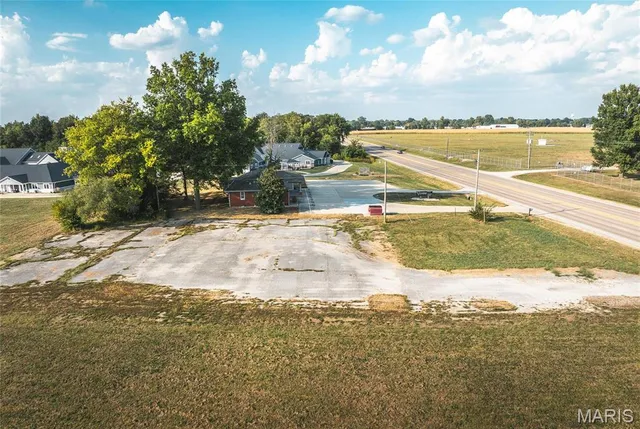 $237,500 | 300 Mechanical Drive, East Alton, IL 62024