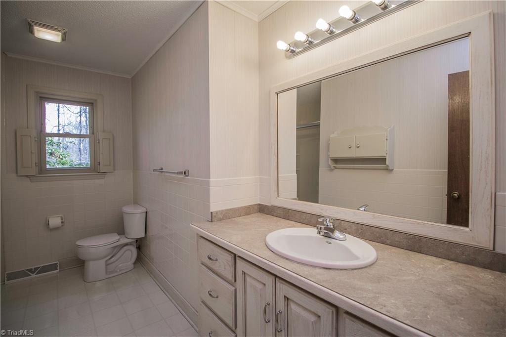 772 Bescher Chapel Road Trinity, NC 27370 - Photo 14 of 29 Comfort-height countertops