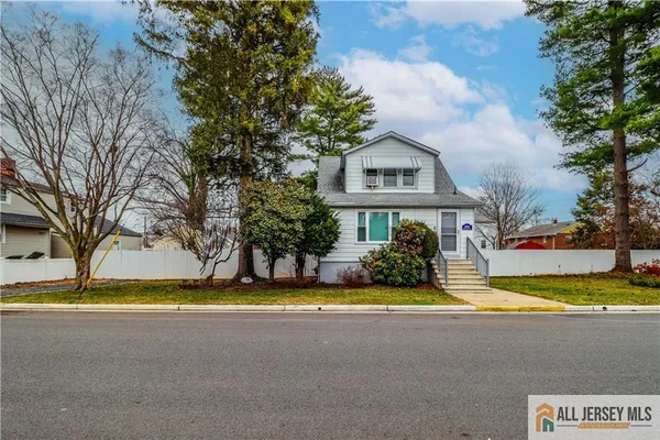 $900,000 | 15 Riverview Avenue, Edison, NJ 08817