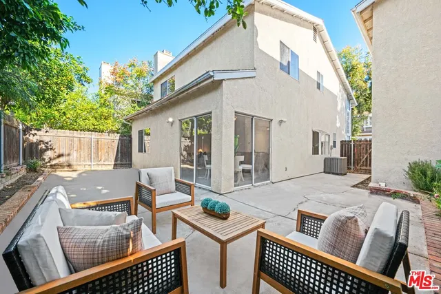 $649,000 | 11453 Fox Hollow Lane, Pacoima, CA 91331