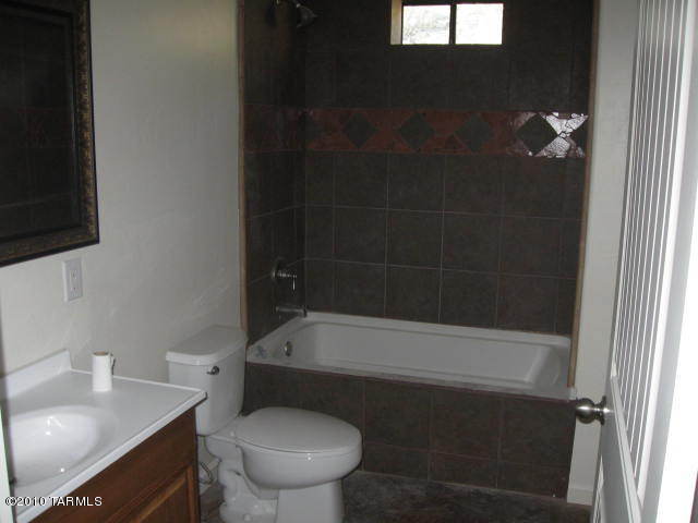 4261 West Mossman Road Tucson, AZ 85746 - Photo 6 of 8 Gallery Image 6
