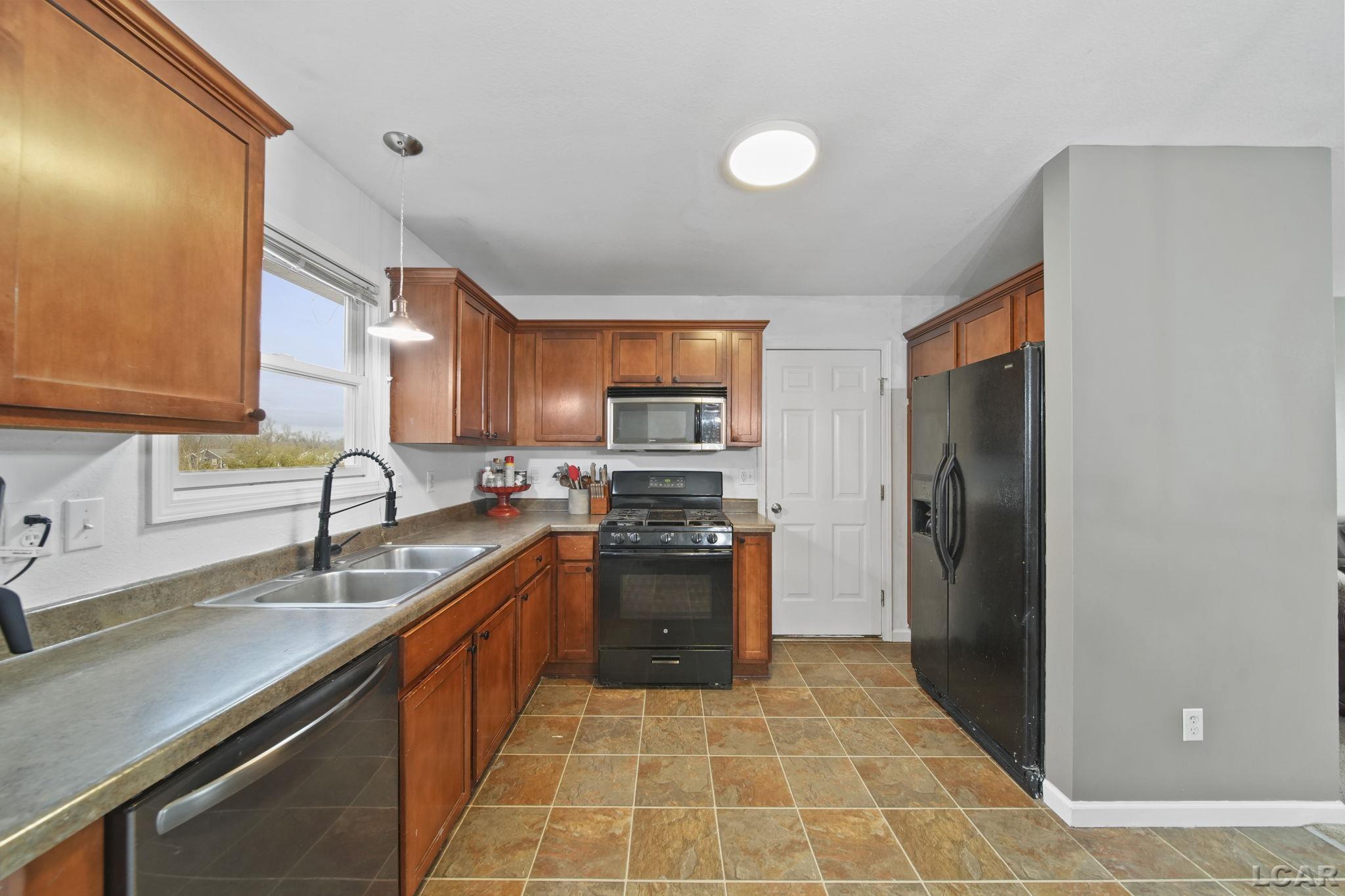 3540 Sutton Road Tecumseh, MI 49286 - Photo 9 of 44