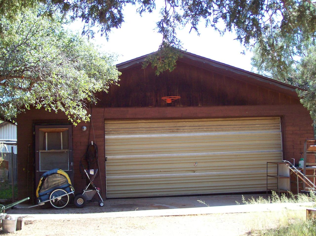 75 Dealers Choice Road Payson, AZ 85541 - Photo 8 of 9 2 Car Garage!