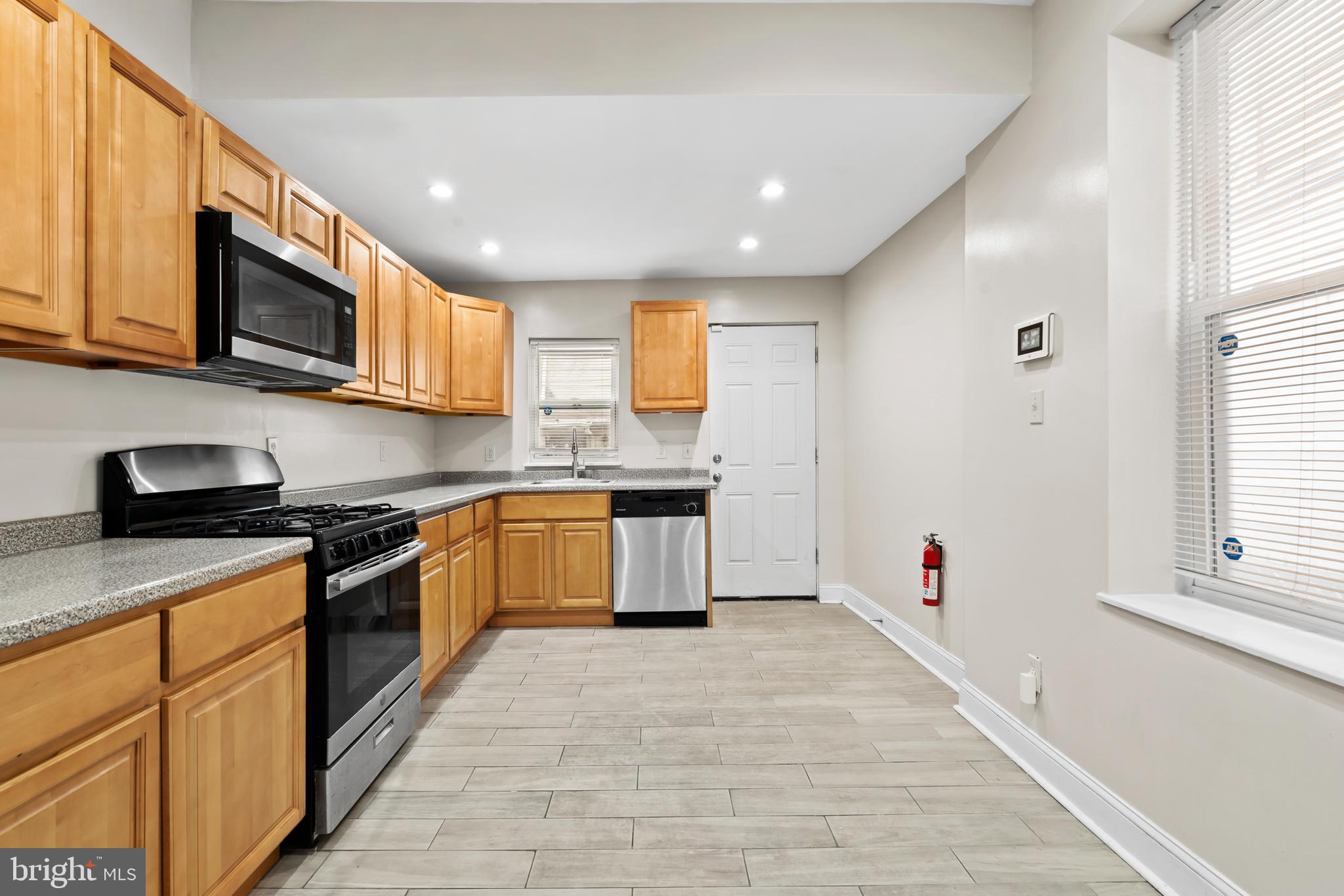 3191 Janney Street Philadelphia, PA 19134 - Photo 9 of 24