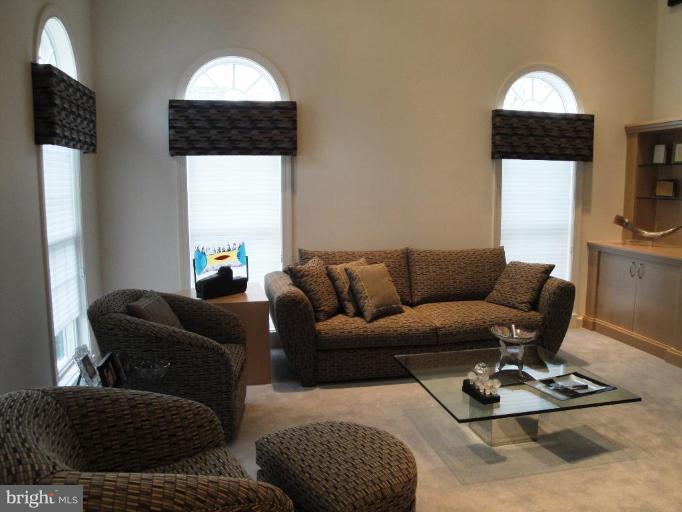 8517 Snowreath Road, Unit 8517 Pikesville, MD 21208 - Photo 13 of 27 Living Room #2