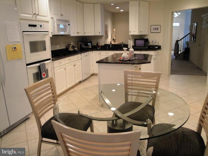 8517 Snowreath Road, Unit 8517 Pikesville, MD 21208 - Photo 10 of 27 Kitchen