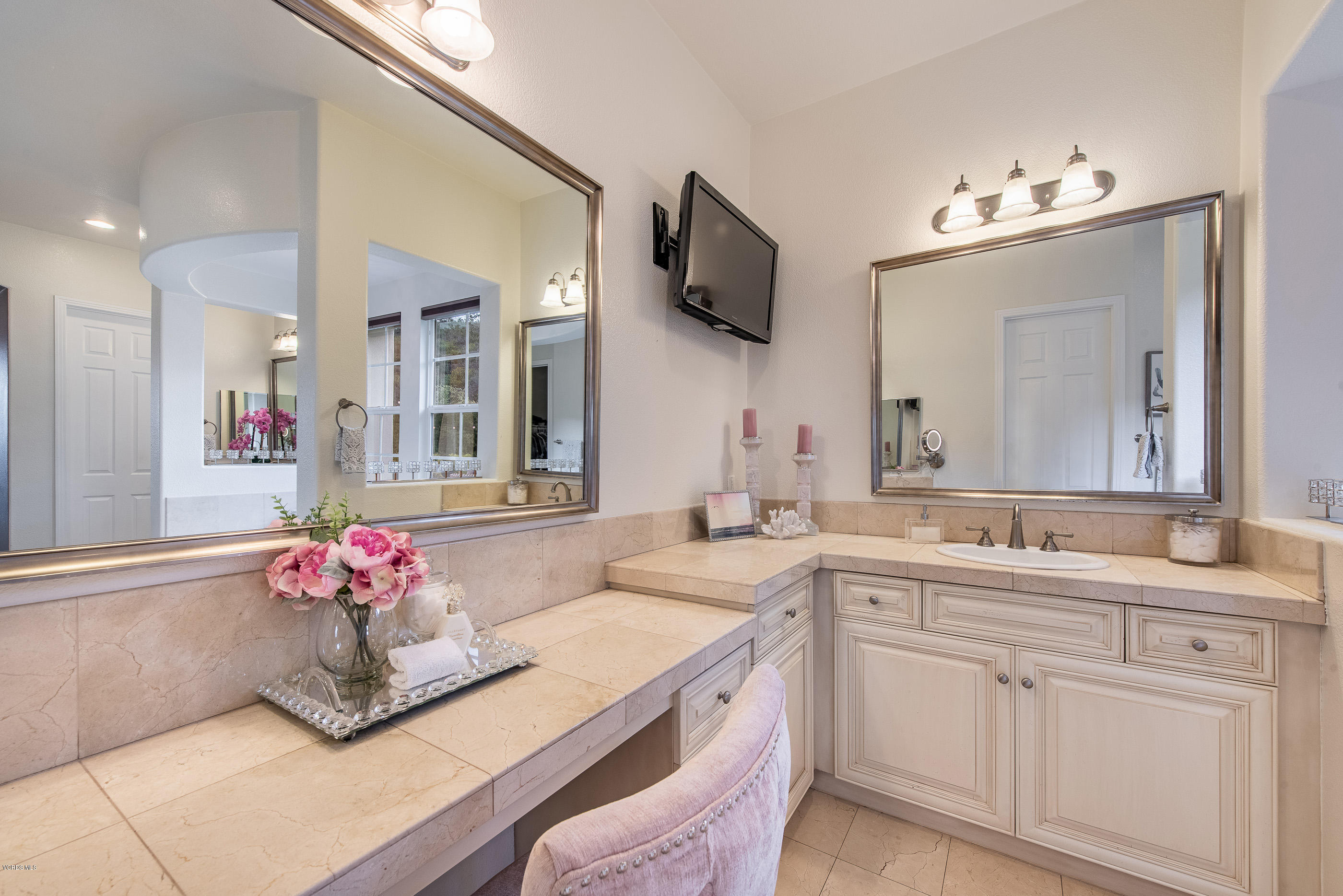 5018 Read Road Thousand Oaks, CA 93021 - Photo 49 of 100 5018 Read Rd Moorpark-34