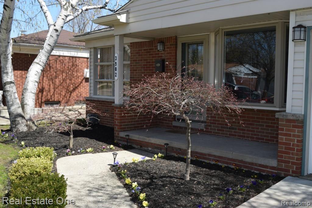 3902 Mark Orr Road Royal Oak, MI 48073 - Photo 2 of 47 3902 Mark Orr exterior 010.jpg