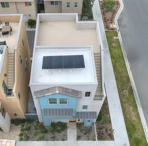 a view of building with outdoor space