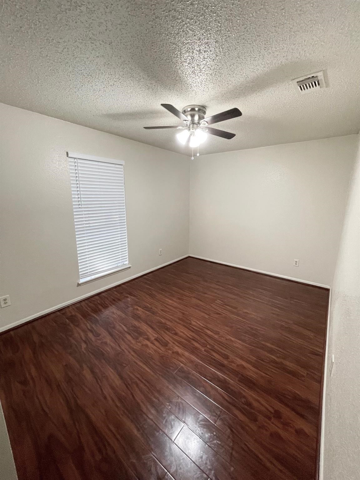4115 Issacks Way Sugar Land, TX 77479 - Photo 7 of 20