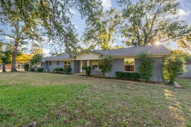 $370,000 | 2201 North Mill Street, Lewisville, TX 75057