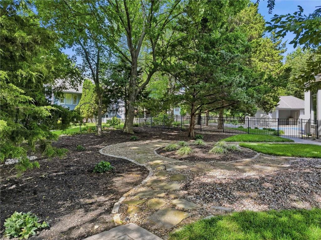 469 Northwest Riven Rock Place Lee's Summit, MO 64081 - Photo 6 of 86