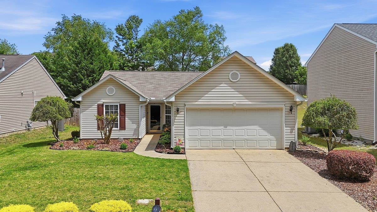 205 Garfield Lane Simpsonville, SC 29681 - Photo 2 of 32