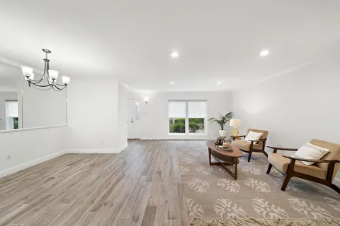 $295,000 | 6434 Burgoyne Dr., Unit 109, Houston, TX 77057