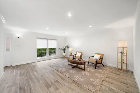 $295,000 | 6434 Burgoyne Dr., Unit 109, Houston, TX 77057