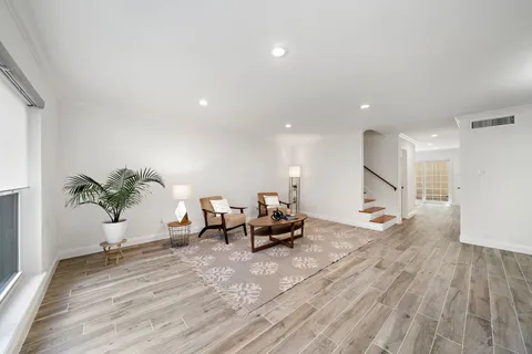 $295,000 | 6434 Burgoyne Dr., Unit 109, Houston, TX 77057