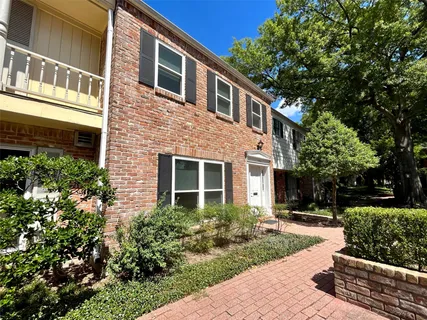 $295,000 | 6434 Burgoyne Dr., Unit 109, Houston, TX 77057