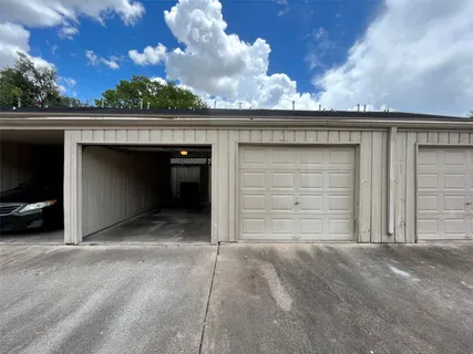 $295,000 | 6434 Burgoyne Dr., Unit 109, Houston, TX 77057