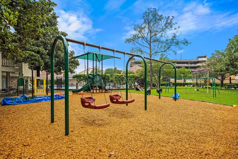 $295,000 | 6434 Burgoyne Dr., Unit 109, Houston, TX 77057