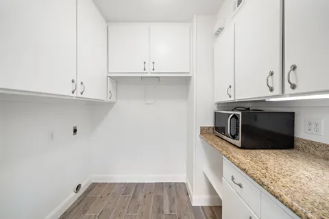 $295,000 | 6434 Burgoyne Dr., Unit 109, Houston, TX 77057